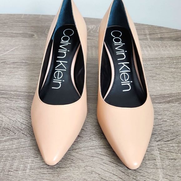 Calvin Klein Shoes - Calvin Klein Nita Pointed Toe Pump Nude Beige Leather 7,5 Block Heel Gold Detail